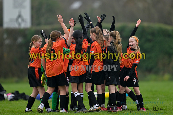 20250118-103134A Haywards Heath Town Youth FC Girls U12 v Whiteley Wanderers FC Girls U12 Kites