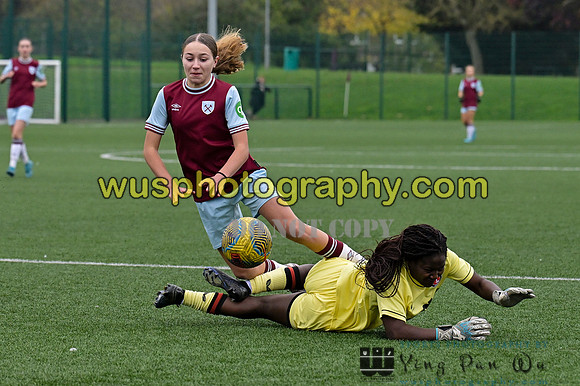 20241109-134009E West Ham United Warriors Girls U16 v Charlton Athletic Academy Girls U16