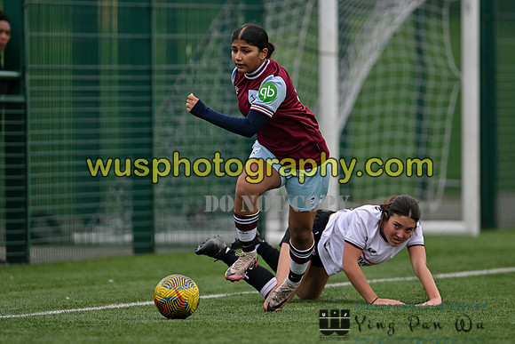 20241109-131001 West Ham United Warriors Girls U16 v Charlton Athletic Academy Girls U16