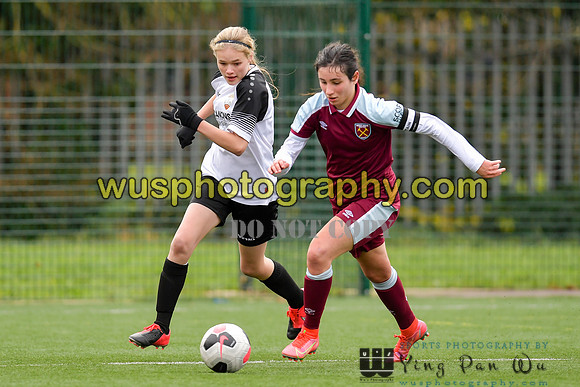 20211211-115606C West Ham United Academy Girls U16 v London Bees Academy U16