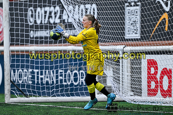 20251115-113932 Chatham Town FC Girls U15 Reds v Lewes FC Select Girls U15