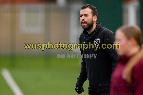 20211211-102319 West Ham United Academy Girls U16 v London Bees Academy U16