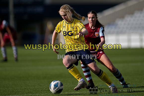 20240420-172144A West Ham United Academy Girls U16 v Oxford United Women U16