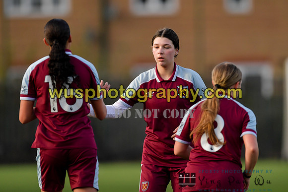 20211211-105735 West Ham United Academy Girls U16 v London Bees Academy U16