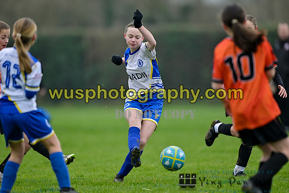 20250118-104051A Haywards Heath Town Youth FC Girls U12 v Whiteley Wanderers FC Girls U12 Kites