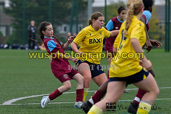 20241109-113309A West Ham United Performance Claret Girls U14 v Oxford United Girls U14