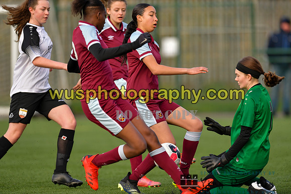 20211211-104149 West Ham United Academy Girls U16 v London Bees Academy U16