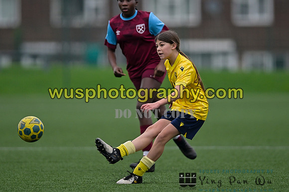 20241109-103432 West Ham United Performance Claret Girls U14 v Oxford United Girls U14