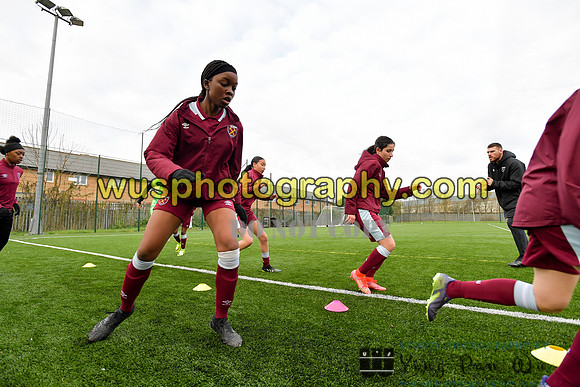 20211211-101910 West Ham United Academy Girls U16 v London Bees Academy U16
