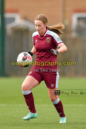 20211211-114140A West Ham United Academy Girls U16 v London Bees Academy U16
