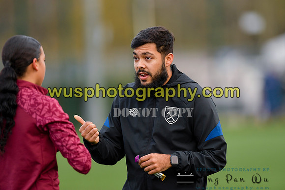 20211211-103042 West Ham United Academy Girls U16 v London Bees Academy U16