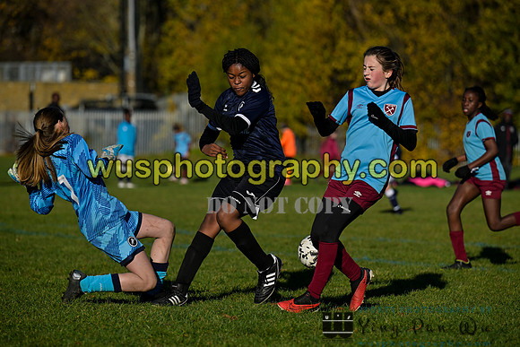 20231125-105455 Millwall Lionesses U12 v West Ham United Performance Girls U12