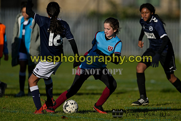 20231125-105635 Millwall Lionesses U12 v West Ham United Performance Girls U12