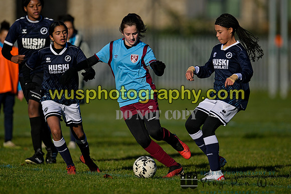20231125-105636B Millwall Lionesses U12 v West Ham United Performance Girls U12