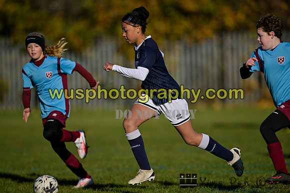 20231125-111905G Millwall Lionesses U12 v West Ham United Performance Girls U12