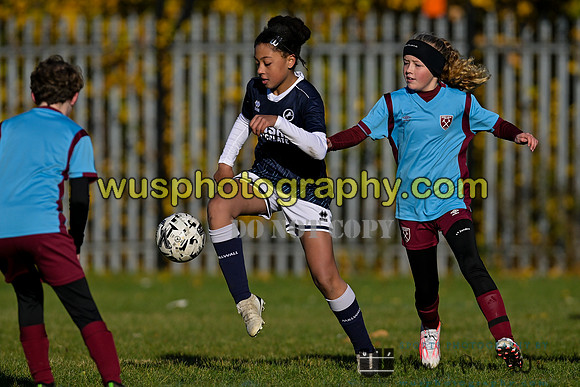 20231125-112334C Millwall Lionesses U12 v West Ham United Performance Girls U12