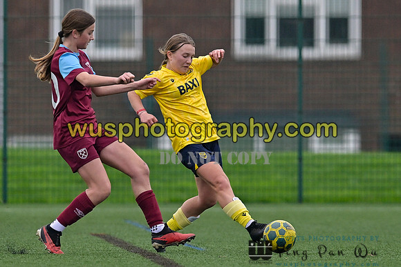 20241109-104604 West Ham United Performance Claret Girls U14 v Oxford United Girls U14