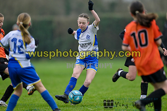 20250118-104051 Haywards Heath Town Youth FC Girls U12 v Whiteley Wanderers FC Girls U12 Kites