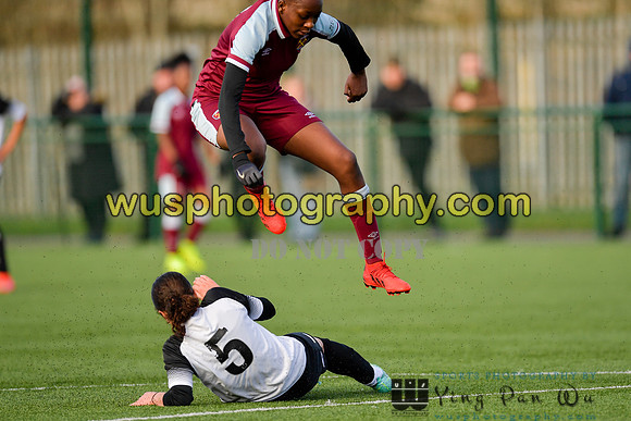 20211211-105559 West Ham United Academy Girls U16 v London Bees Academy U16