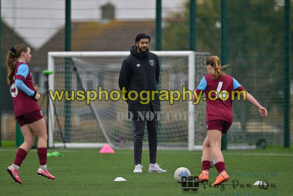 20241109-093918 West Ham United Performance Claret Girls U14 v Oxford United Girls U14