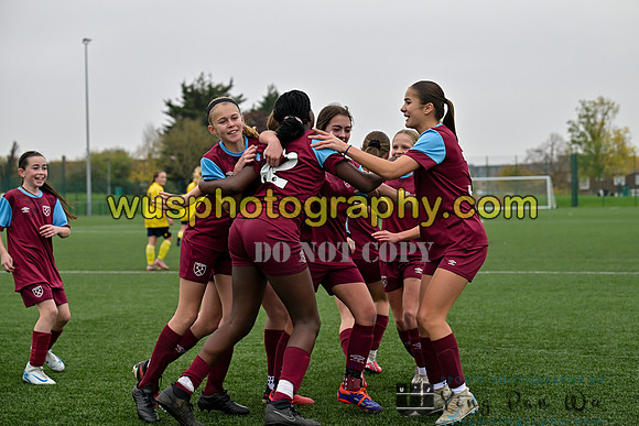 20241109-110225A West Ham United Performance Claret Girls U14 v Oxford United Girls U14