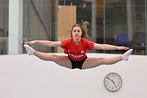 20230226-164946E LYG Trampolining