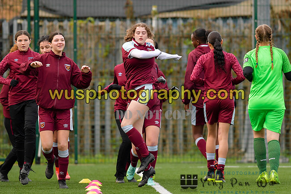 20211211-100947 West Ham United Academy Girls U16 v London Bees Academy U16