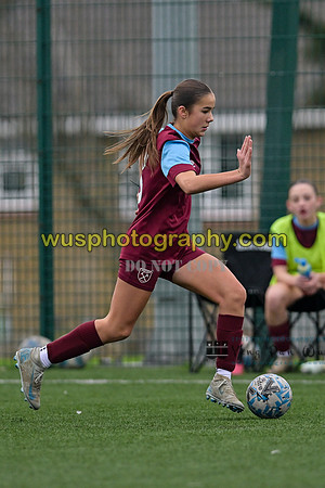 20241109-113208 West Ham United Performance Claret Girls U14 v Oxford United Girls U14