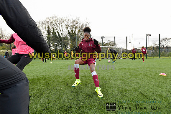 20211211-102944 West Ham United Academy Girls U16 v London Bees Academy U16