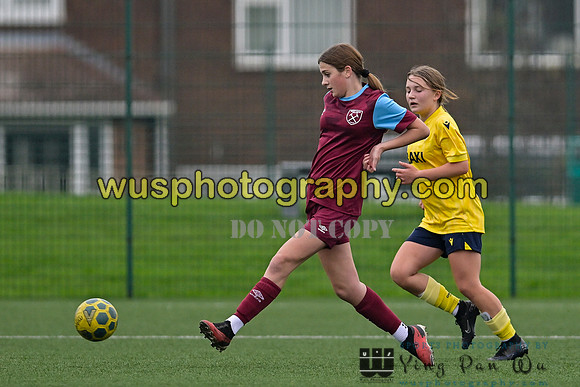 20241109-104224 West Ham United Performance Claret Girls U14 v Oxford United Girls U14