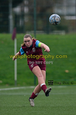20241109-114010A West Ham United Performance Claret Girls U14 v Oxford United Girls U14