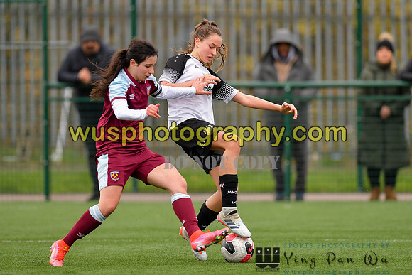 20211211-120540A West Ham United Academy Girls U16 v London Bees Academy U16