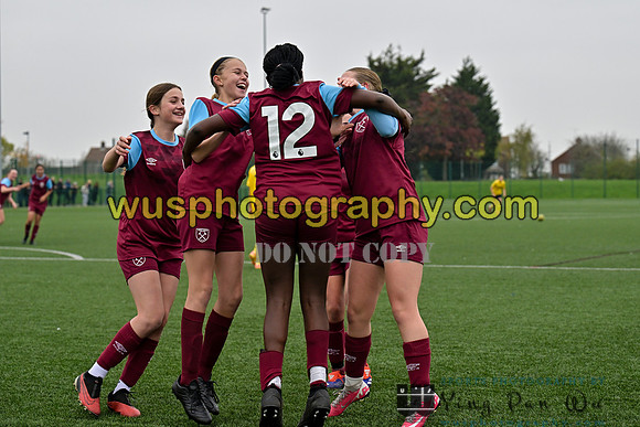 20241109-110224 West Ham United Performance Claret Girls U14 v Oxford United Girls U14