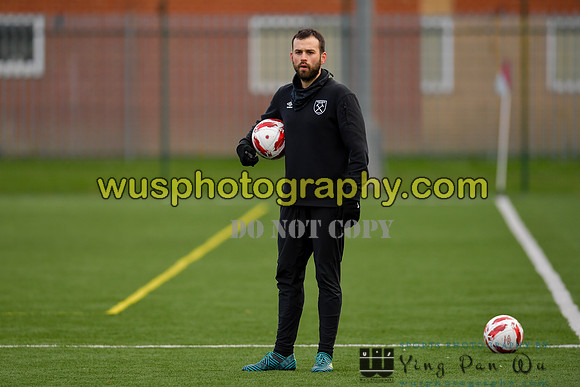 20211211-102634 West Ham United Academy Girls U16 v London Bees Academy U16