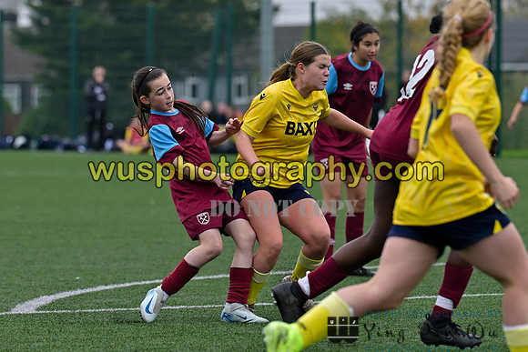 20241109-113309B West Ham United Performance Claret Girls U14 v Oxford United Girls U14