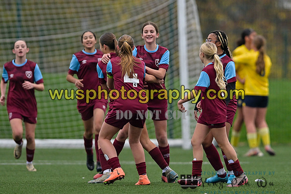 20241109-102549 West Ham United Performance Claret Girls U14 v Oxford United Girls U14