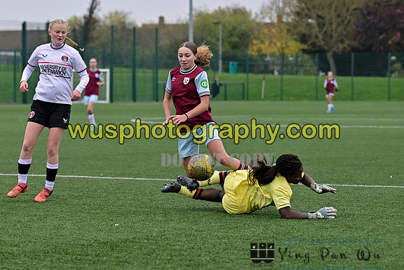 20241109-134009D West Ham United Warriors Girls U16 v Charlton Athletic Academy Girls U16