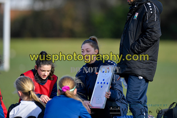 20220129-114652 London Bees Academy U12 v Petts Wood FC U12 Girls Swans