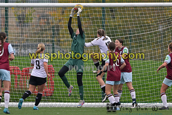 20241109-134602A West Ham United Warriors Girls U16 v Charlton Athletic Academy Girls U16