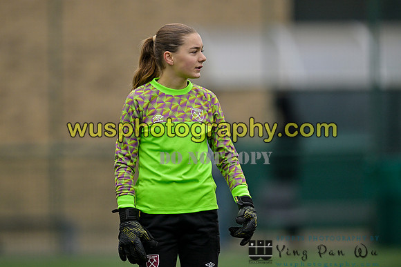 20241109-102710 West Ham United Performance Claret Girls U14 v Oxford United Girls U14