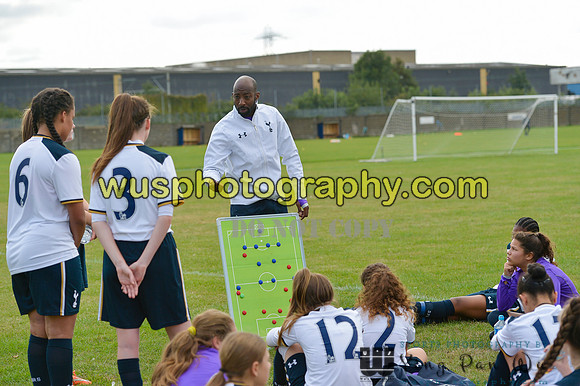 20161002-111043-2 Tottenham Hotspur Girls U14 v Writtle Minors FC Girls U14