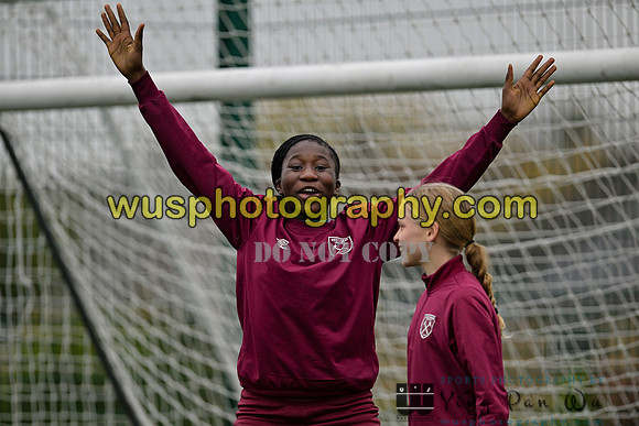 20241109-102603 West Ham United Performance Claret Girls U14 v Oxford United Girls U14