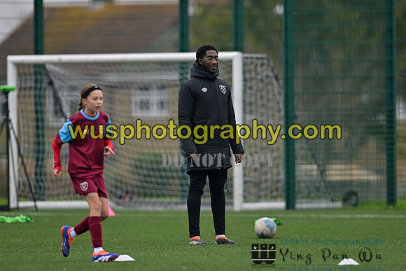 20241109-093828 West Ham United Performance Claret Girls U14 v Oxford United Girls U14