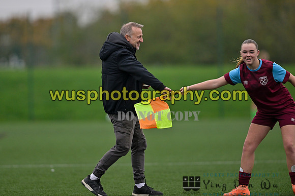 20241109-095940 West Ham United Performance Claret Girls U14 v Oxford United Girls U14