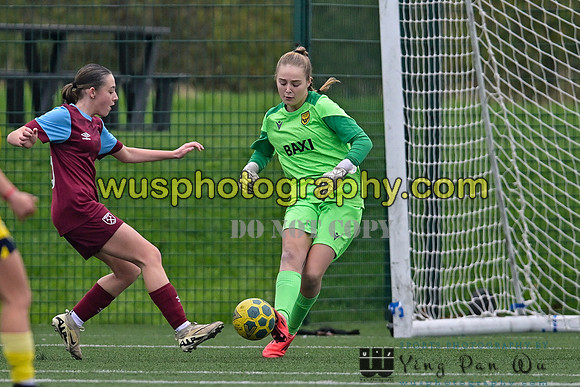 20241109-102939A West Ham United Performance Claret Girls U14 v Oxford United Girls U14