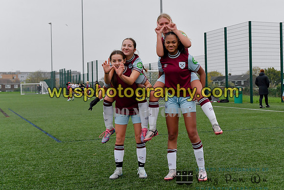 20241109-135417 West Ham United Warriors Girls U16 v Charlton Athletic Academy Girls U16