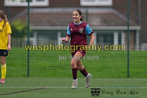 20241109-102544A West Ham United Performance Claret Girls U14 v Oxford United Girls U14