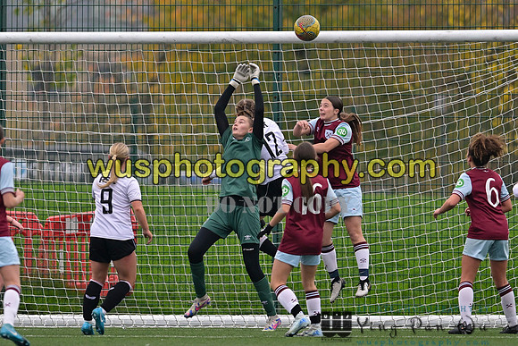 20241109-134602C West Ham United Warriors Girls U16 v Charlton Athletic Academy Girls U16