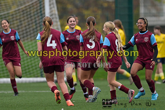 20241109-102548 West Ham United Performance Claret Girls U14 v Oxford United Girls U14