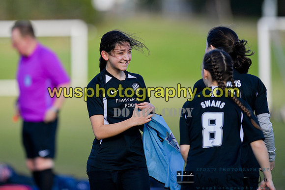 20220129-115517 London Bees Academy U12 v Petts Wood FC U12 Girls Swans